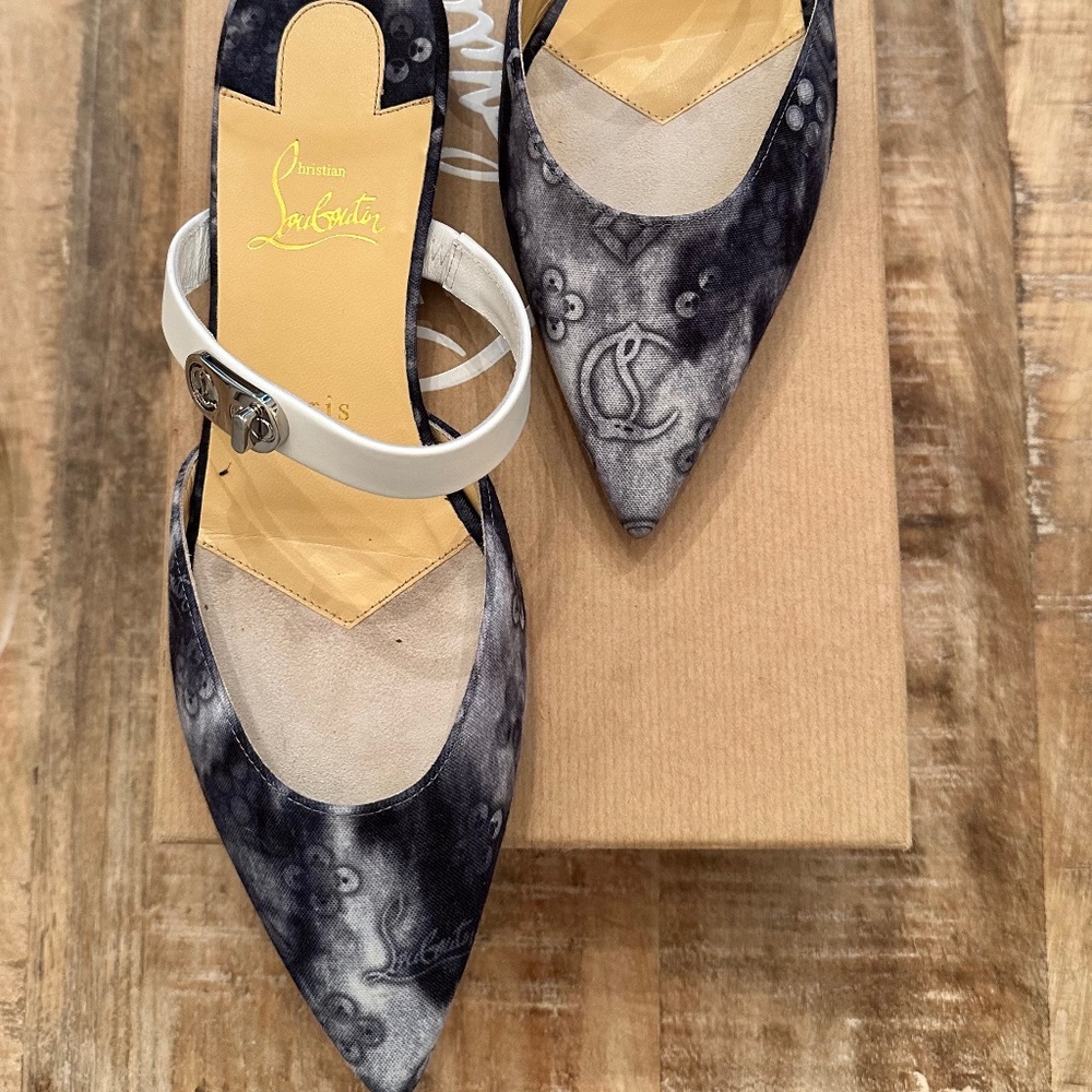 Discontinued christian louboutin